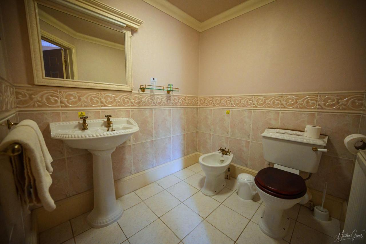 Отель Old Rectory Wem Экстерьер фото