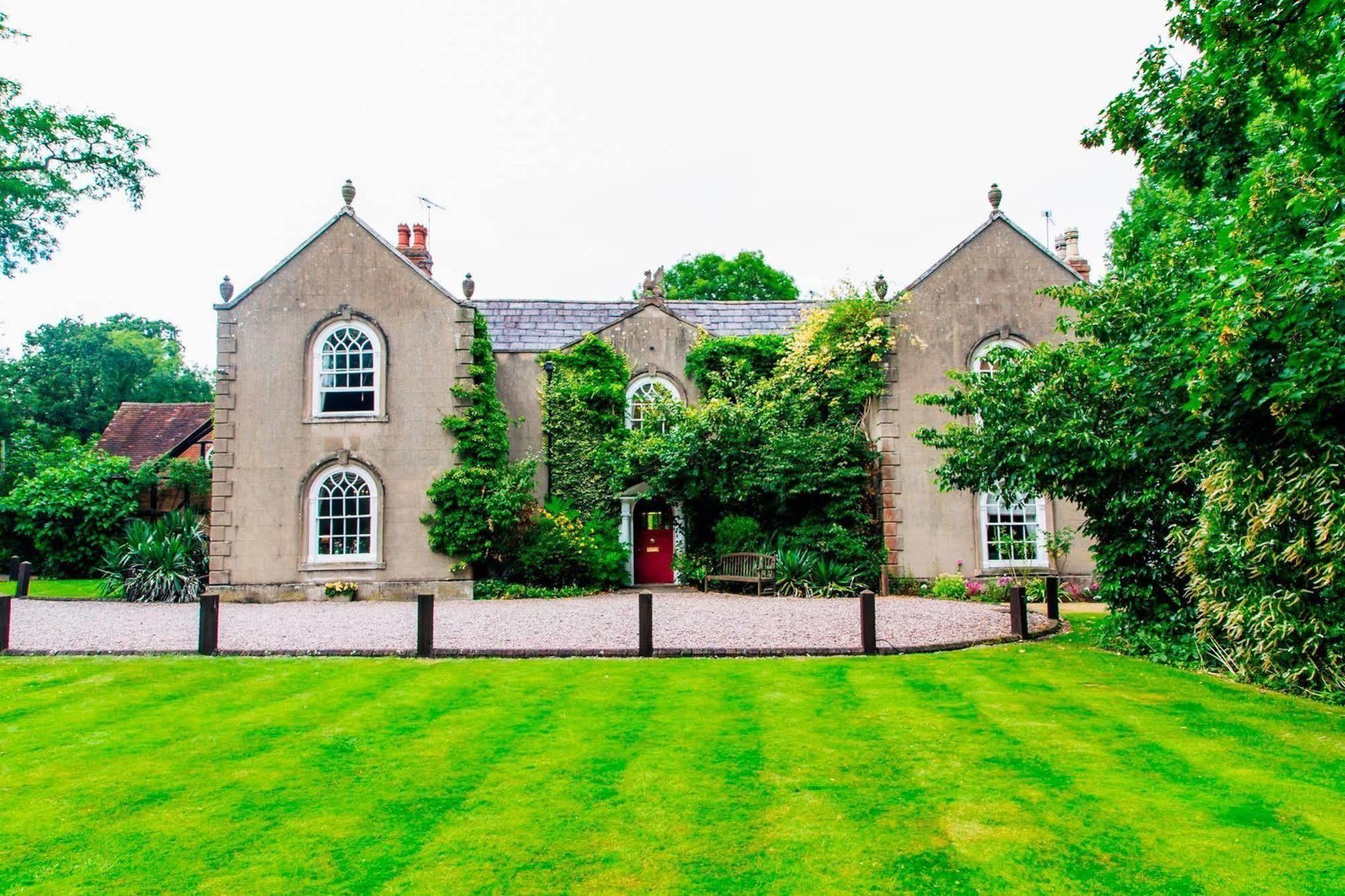 Отель Old Rectory Wem Экстерьер фото